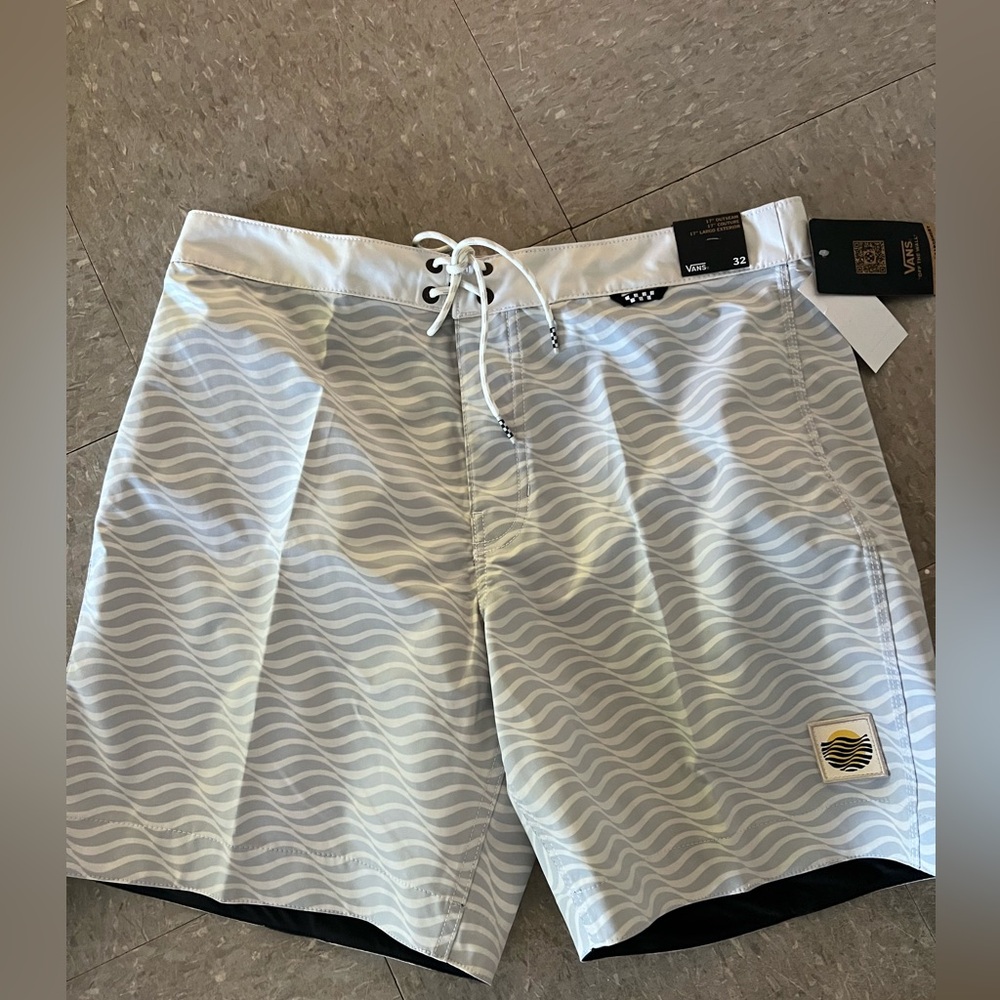 Vans trunks nwt 32
